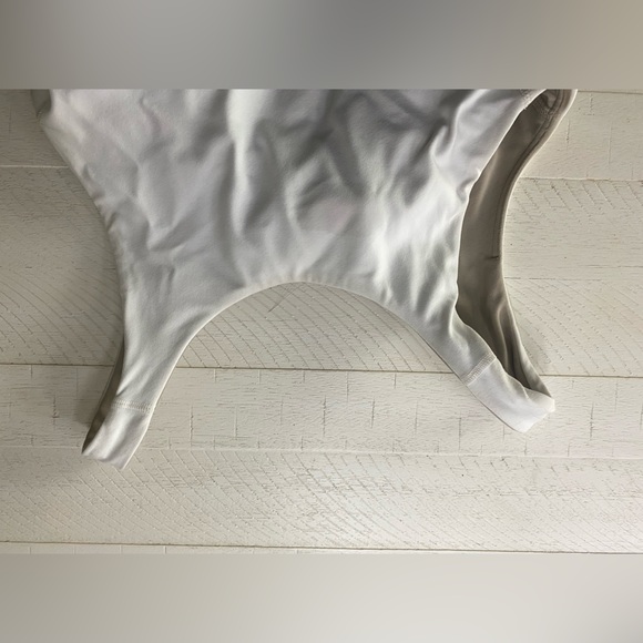 NEW LULULEMON NECK HIGH TANK TOP!! - Picture 7 of 12